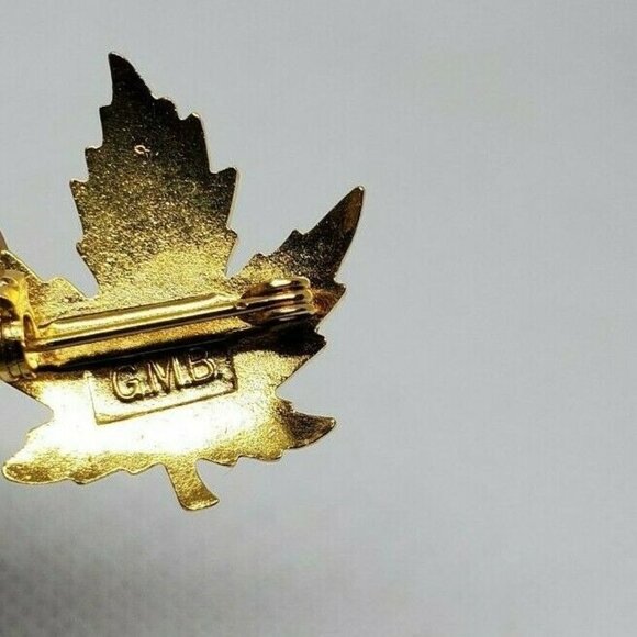 Niagara Falls G.M.B Leaf Pin - Collectible Souvenir Pin - Picture 4 of 9